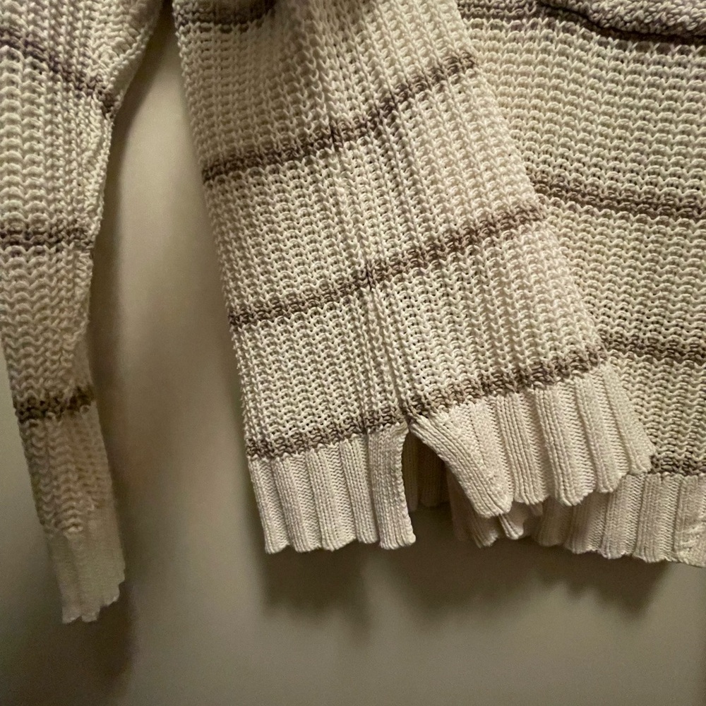 American Eagle Outfitters Crew Neck Sweater - Picture 5 of 7